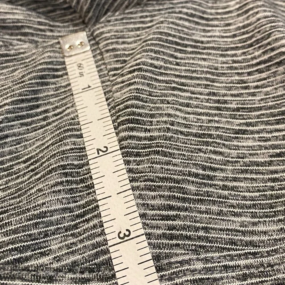 Avia Black and Gray Patterned Athletic Shorts - Biker Shorts Lining - Women's XL - Picture 6 of 8